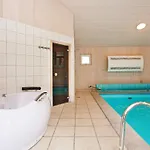 10 Person In Gilleleje-by Traum *
