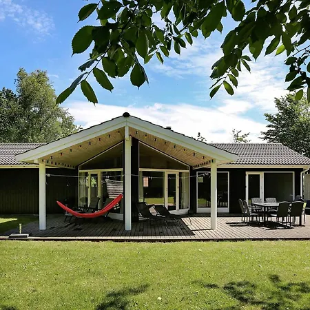 10 Person In Gilleleje-by Traum * Gilleleje